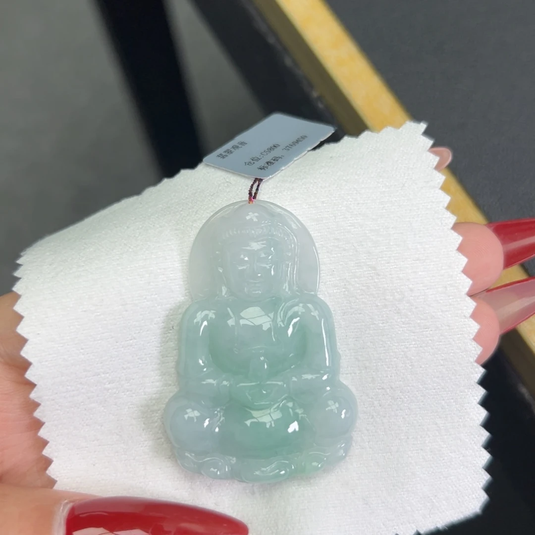 翡翠颈饰未镶嵌观音