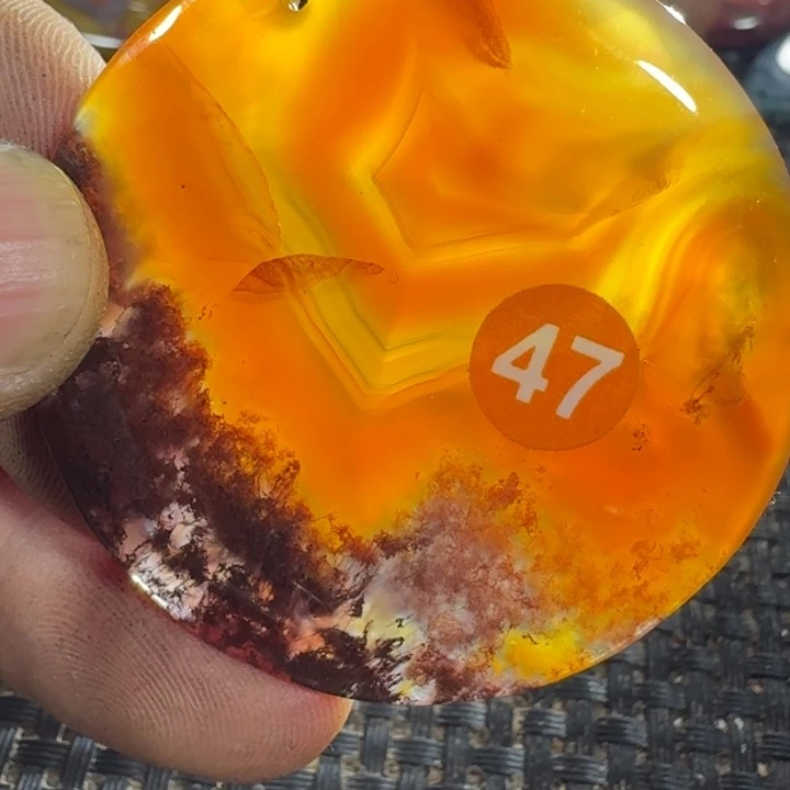 灵***兰玛瑙/玉髓未镶嵌颈饰