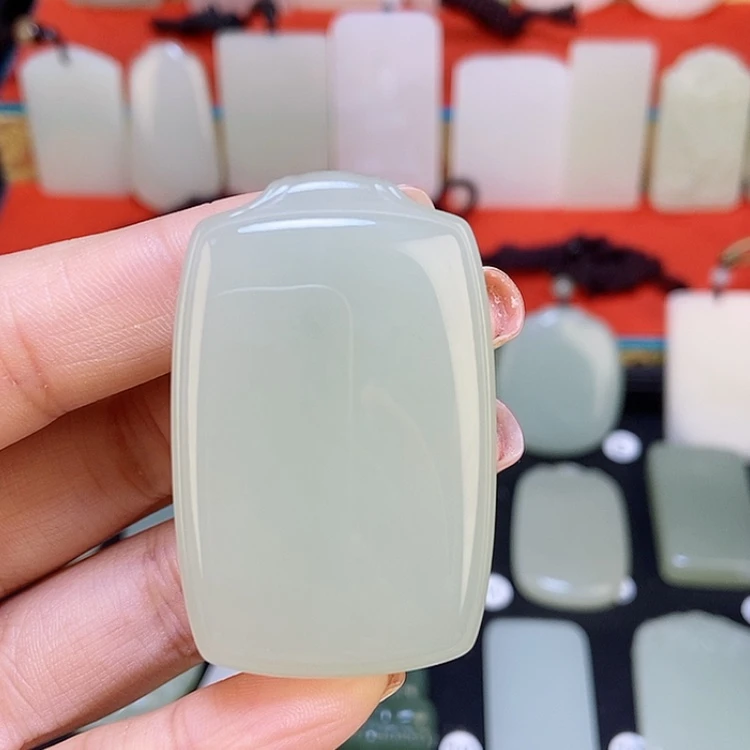 【闪购商品】颈饰未镶嵌和田玉