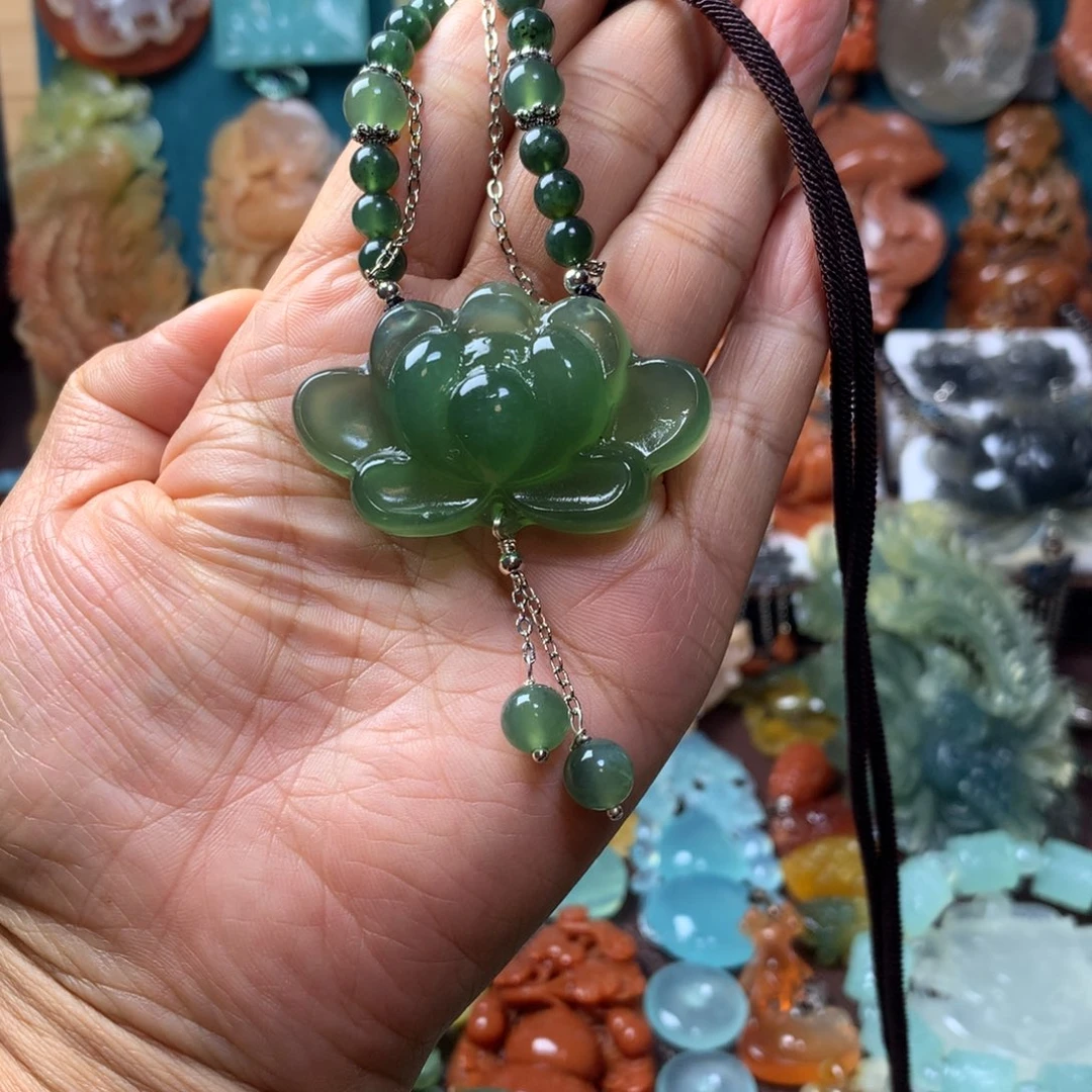 蛇纹石玉未镶嵌挂坠