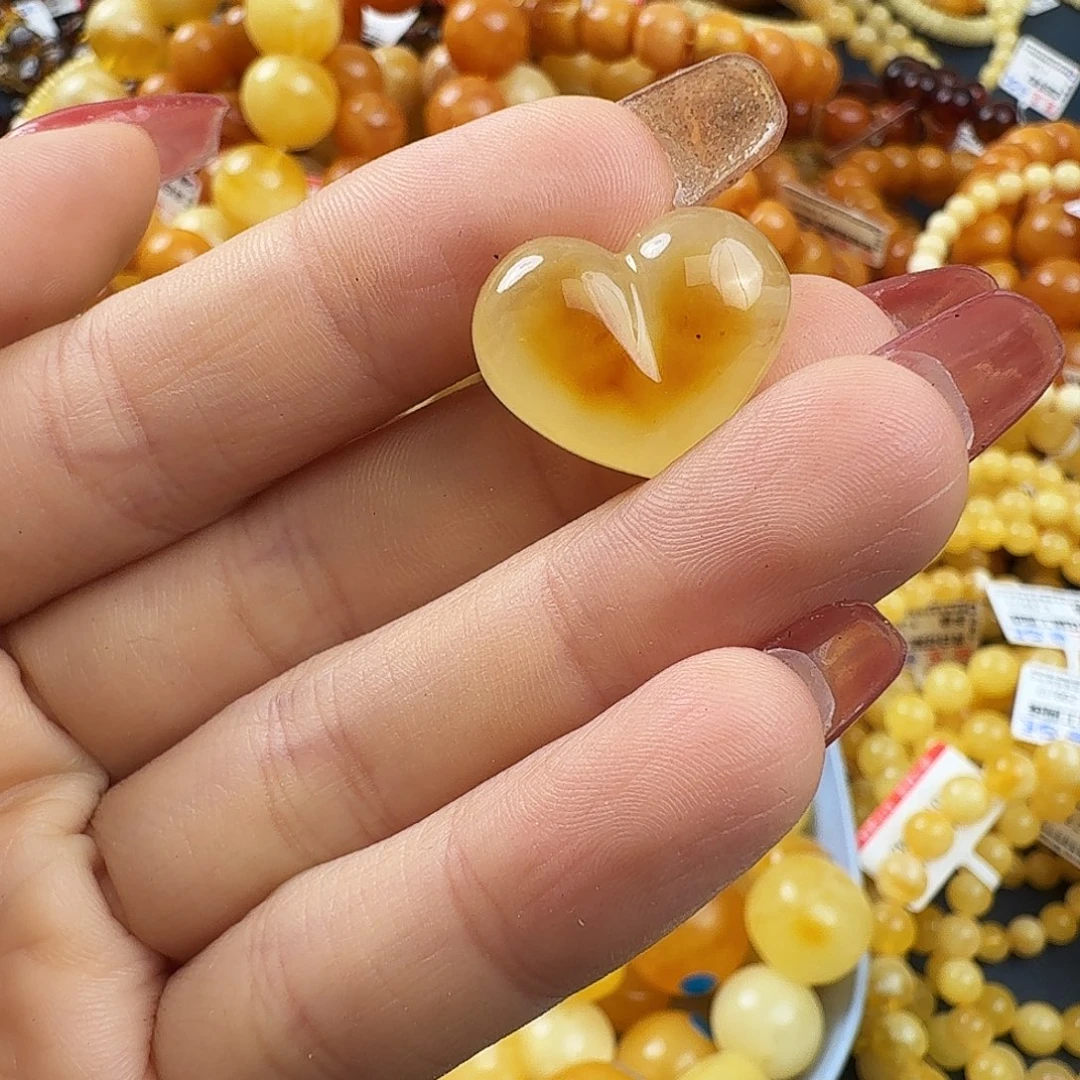 琥珀未镶嵌珠宝奇石