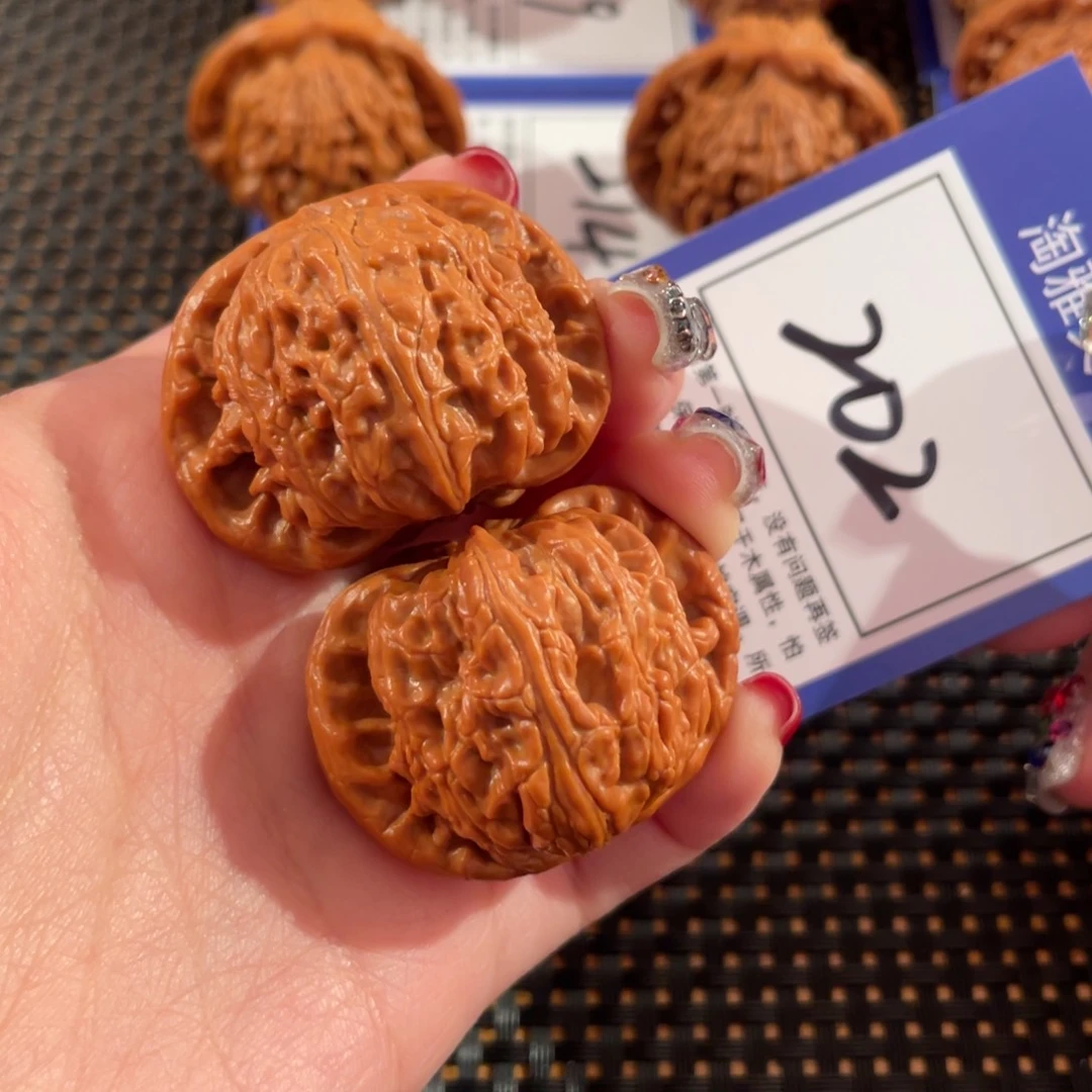 文玩核桃把件202号39尺白狮子