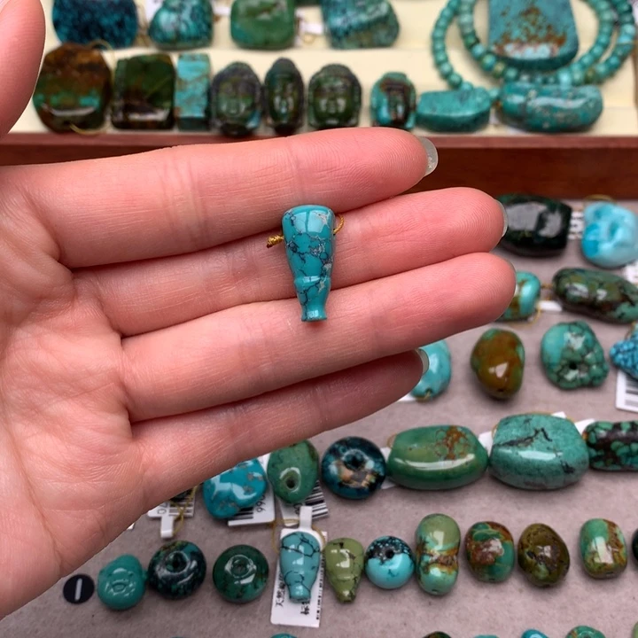 绿松石未镶嵌珠宝奇石