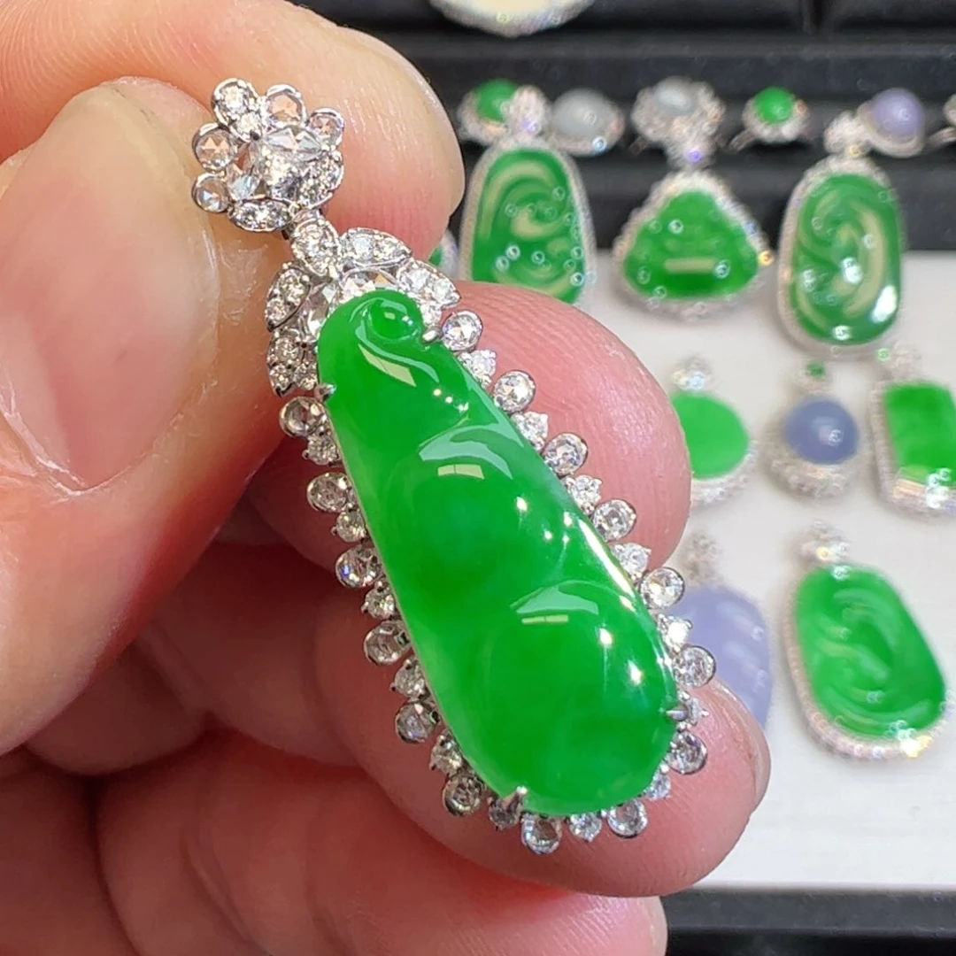 翡翠吊坠(不含链)18K金镶嵌