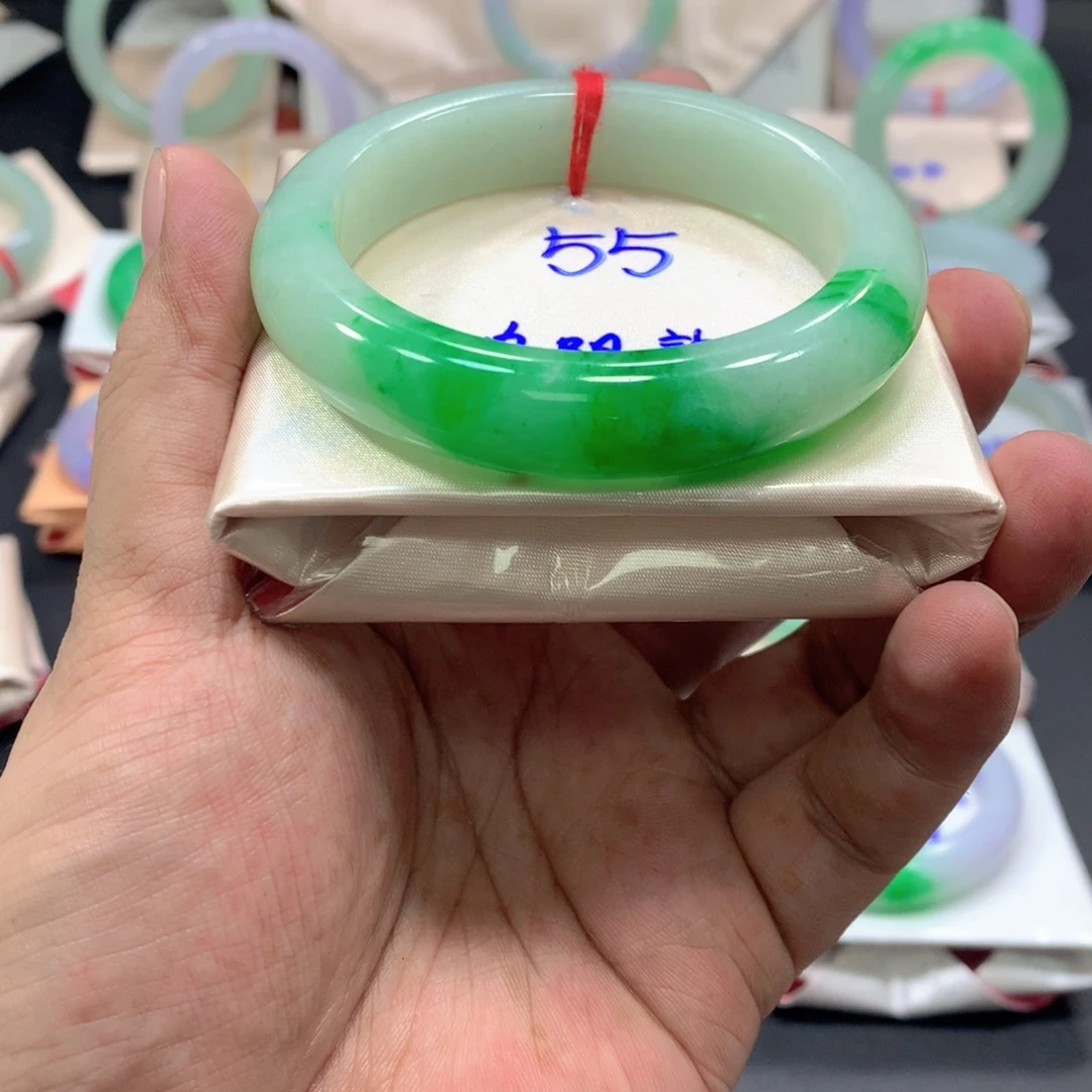 翡翠未镶嵌手镯翡翠