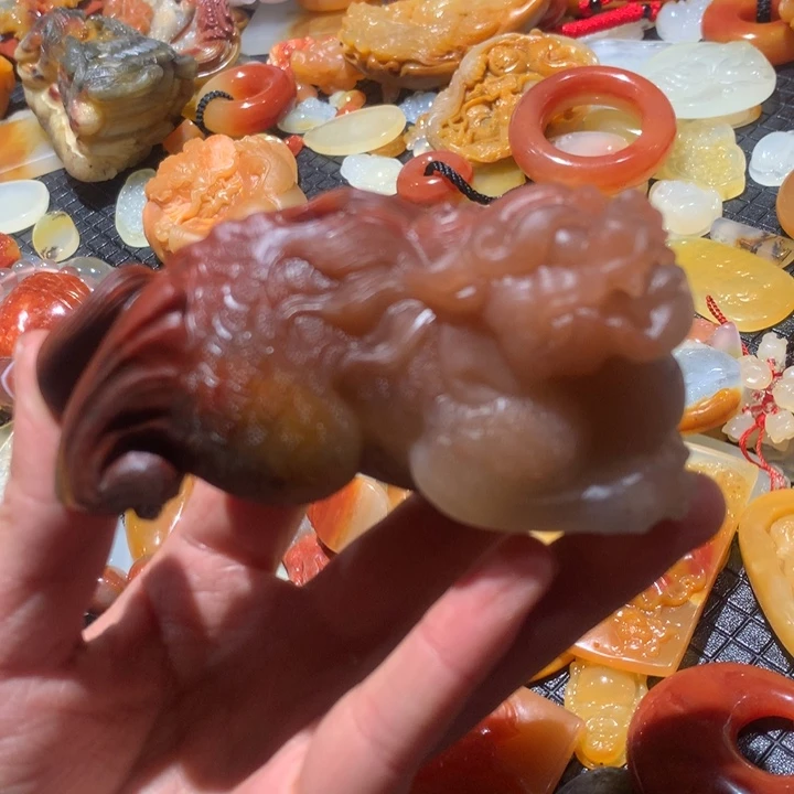 石英质玉（黄龙玉）未镶嵌颈饰