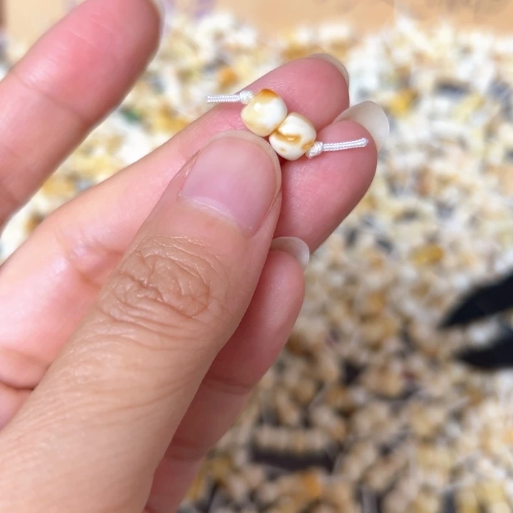 裸石蜜蜡未镶嵌6.2mm一对