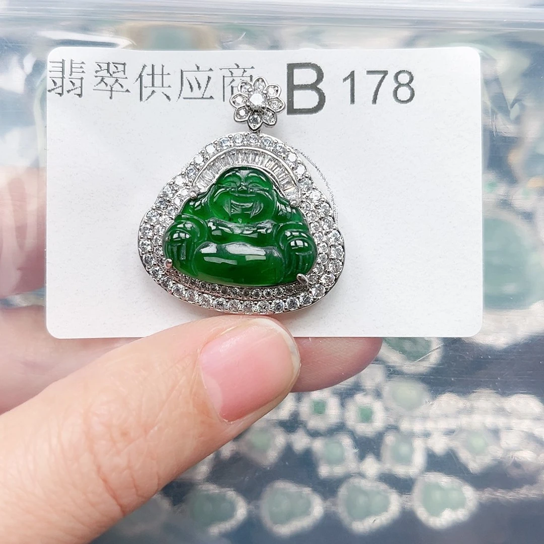 翡翠颈饰未镶嵌翡翠178