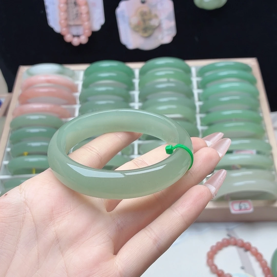 石英质玉未镶嵌手镯58