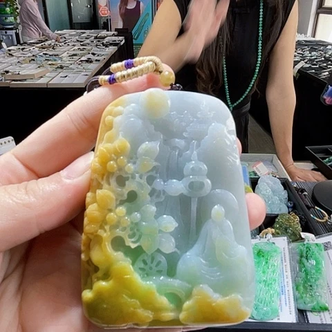 颈饰未镶嵌翡翠一个