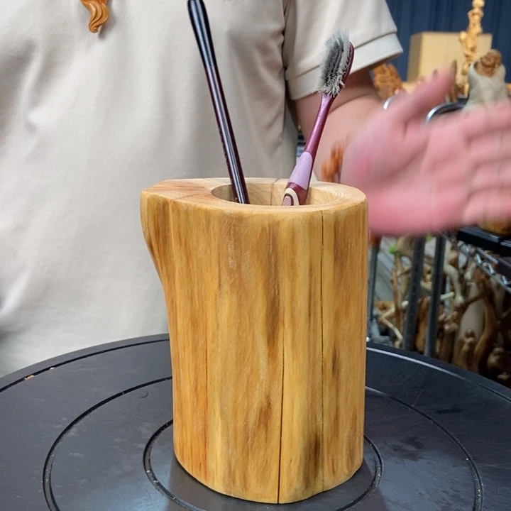 柏木（崖柏）随型摆件笔筒