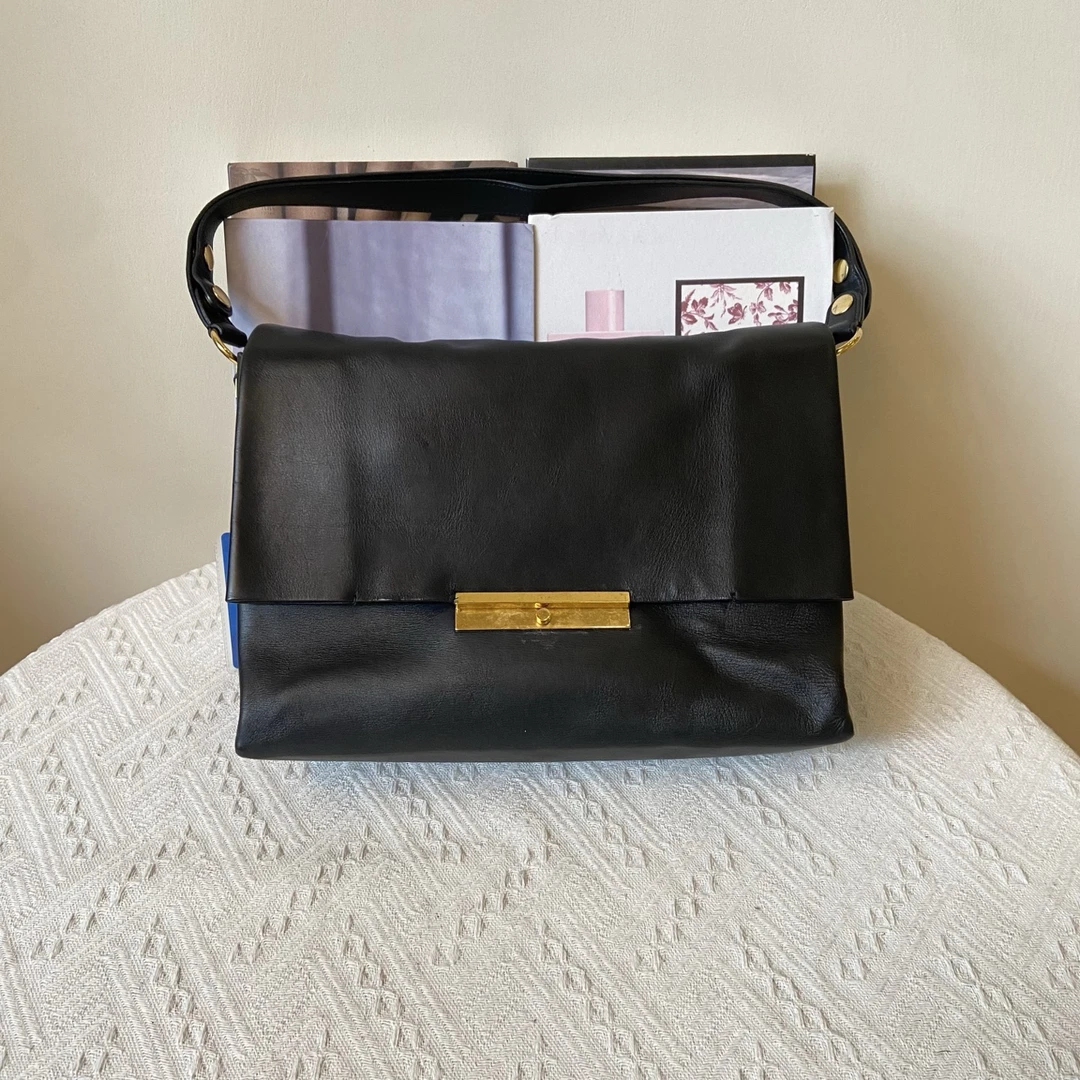 95新 Celine/思琳 黑金blade腋下包