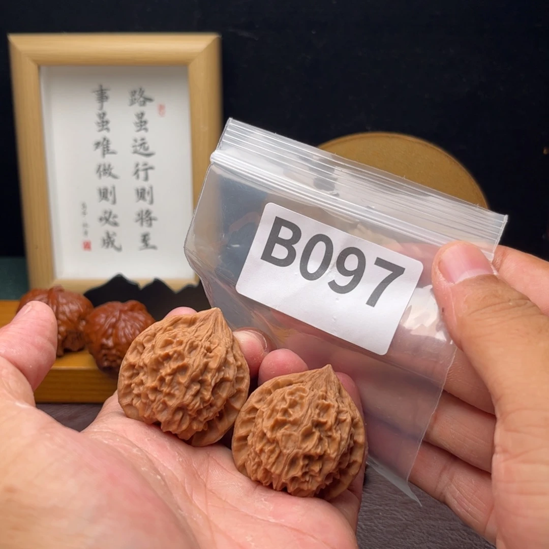 把件文玩核桃38-40玉玺丁三棱b097