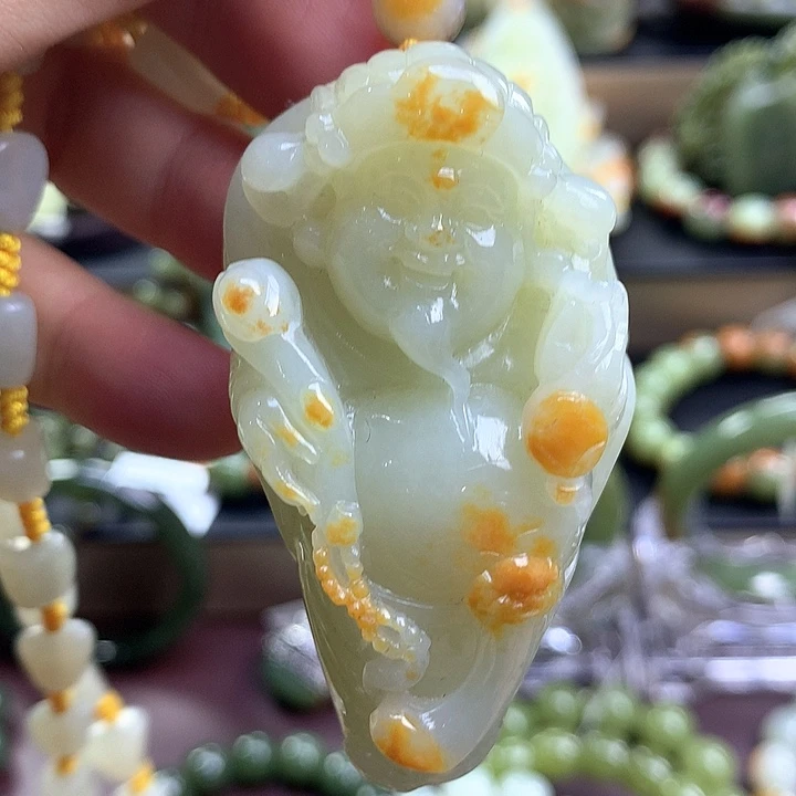 透闪石质玉未镶嵌吊坠(赠链)