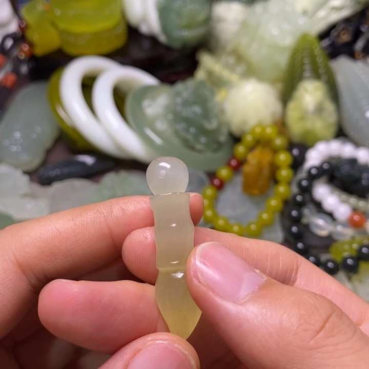 岫玉未镶嵌岫玉颈饰