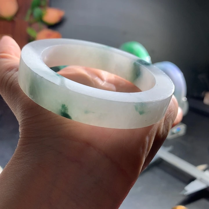 未镶嵌手镯定制翡翠