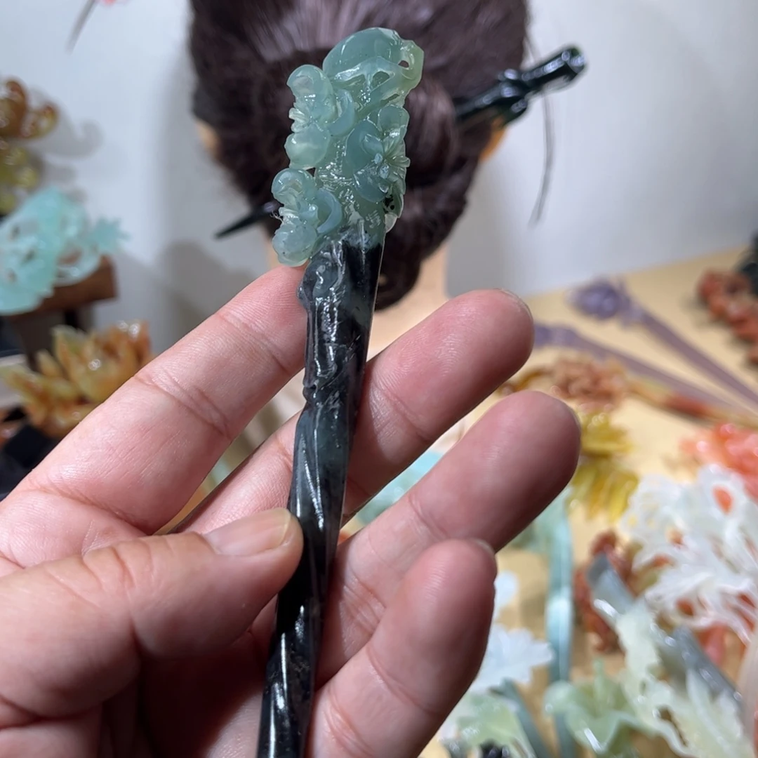 绿***红蛇纹石玉未镶嵌发簪