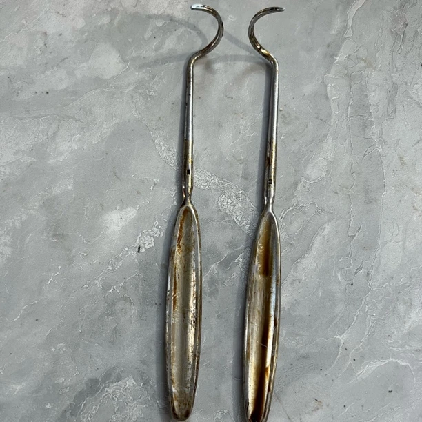 【69A2-7】粗柄细弯勾（一左一右）