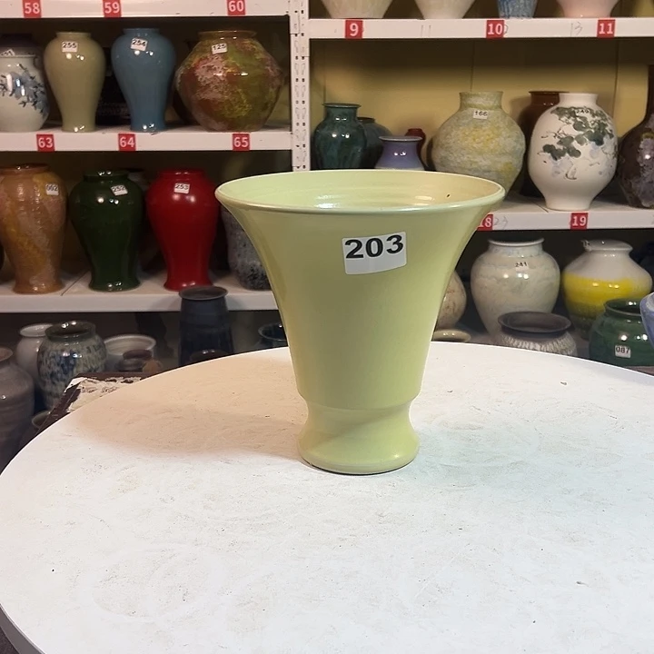 白泥花瓶高20口13。203