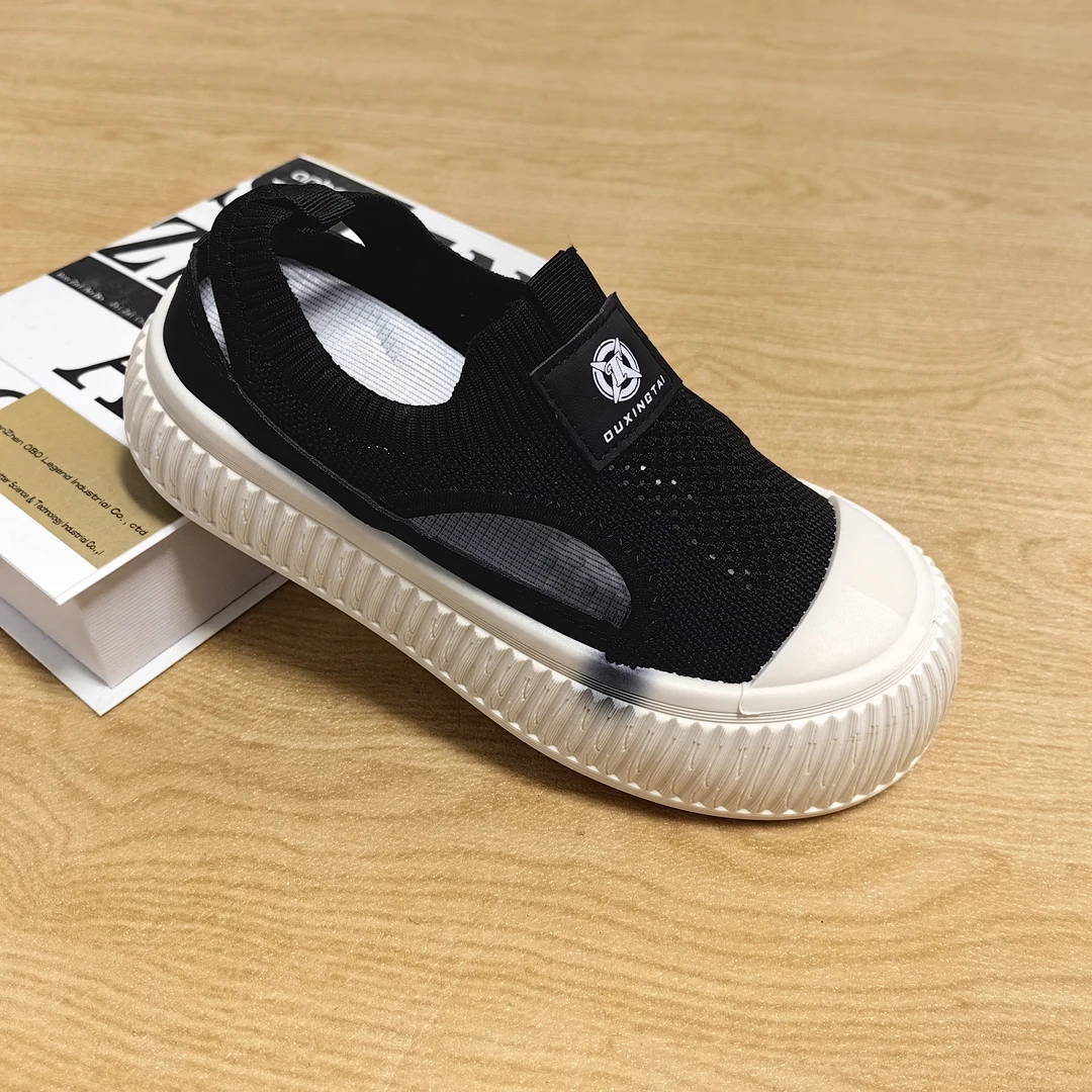 【海浪女鞋】女生休闲镂空透气拼色板鞋XT130黑