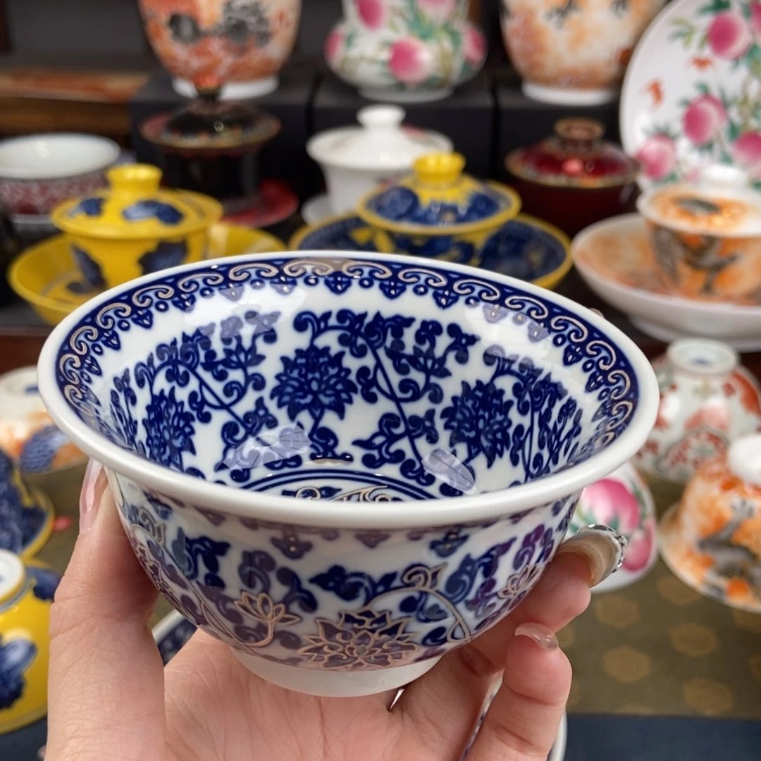 陶瓷艺术家的作品是一种