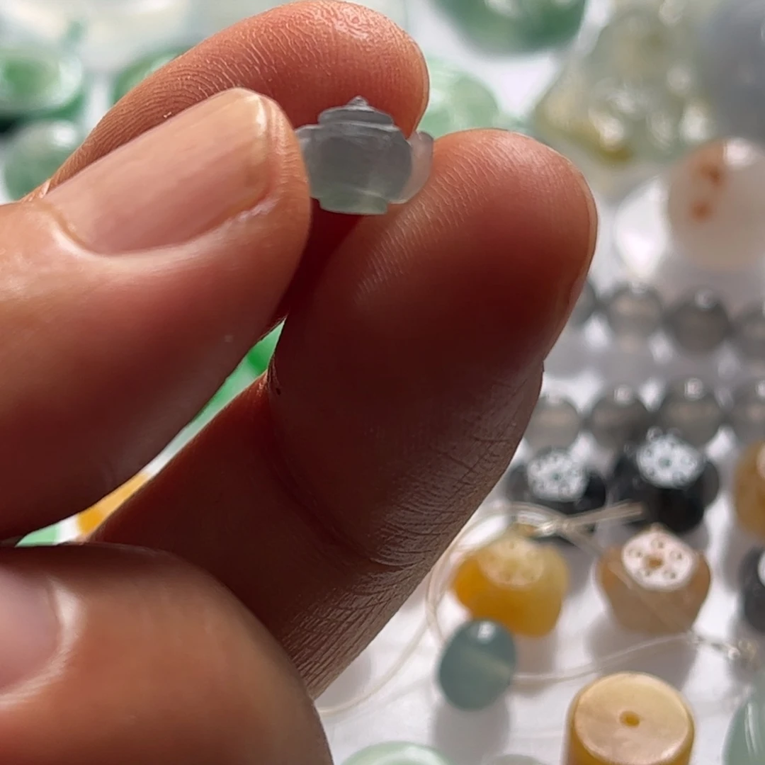 定制翡翠未镶嵌壶