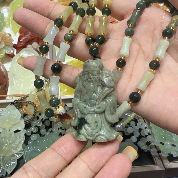 未镶嵌蛇纹石玉吊坠