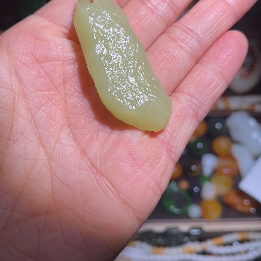 菲***和田玉未镶嵌颈饰