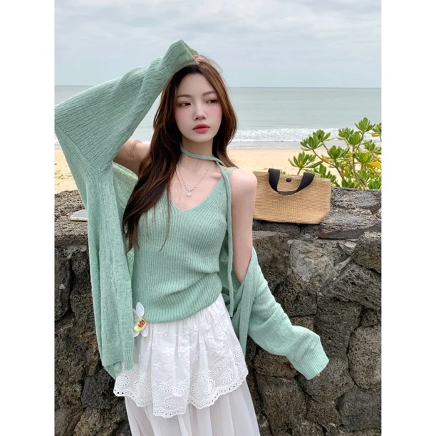 【欧若风】八音盒韩系温柔慵懒防马海毛空调针织开衫吊带套装