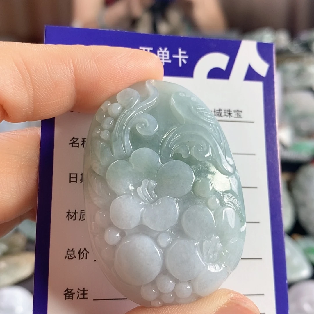 翡翠未镶嵌颈饰吊坠