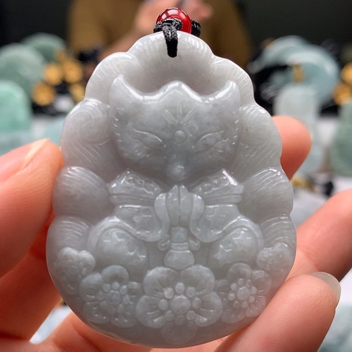 翡翠未镶嵌颈饰九尾狐福利