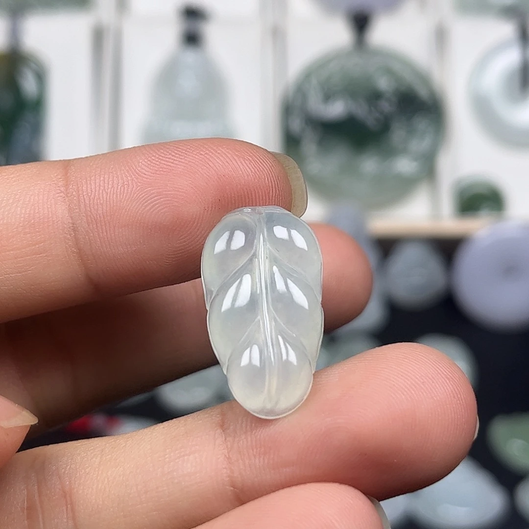翡翠未镶嵌颈饰缅甸天然翡翠