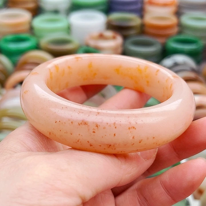 未镶嵌手镯（圆镯）石英质玉