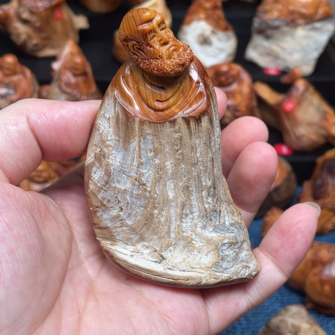 柏木（崖柏）里快快乐乐旅途中。