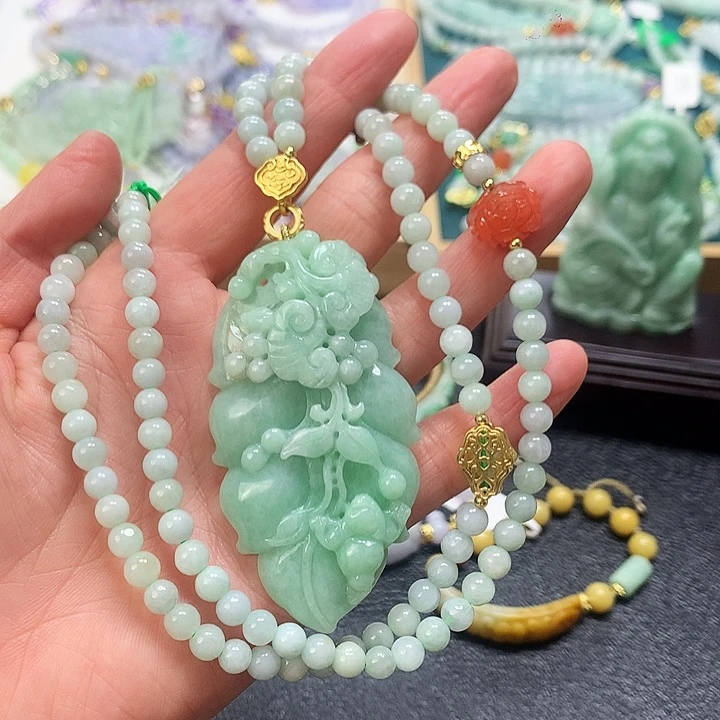翡翠颈饰未镶嵌吊坠
