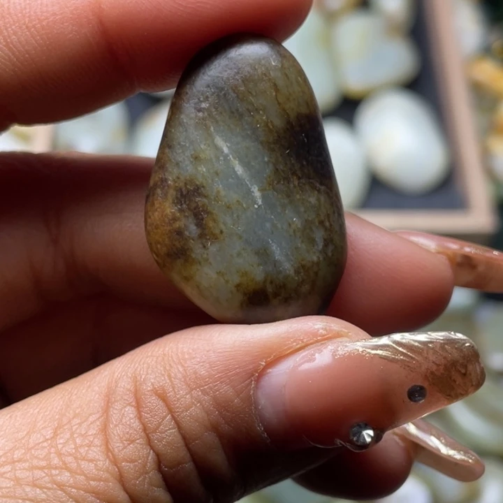 和田玉未镶嵌珠宝奇石