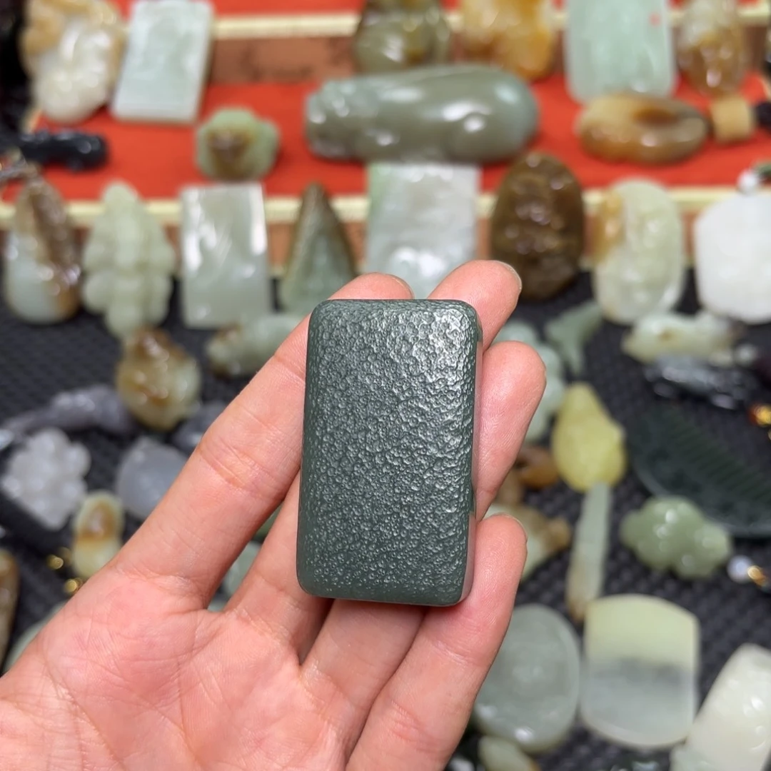 和田玉未镶嵌颈饰美****！