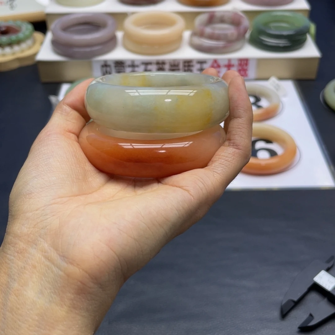 风***1石英质玉未镶嵌手镯