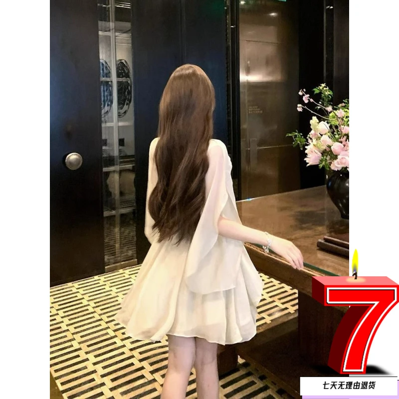 哥弟阿玛施正【店铺热销】纯欲风法式性感V领连衣裙夏季海边度假