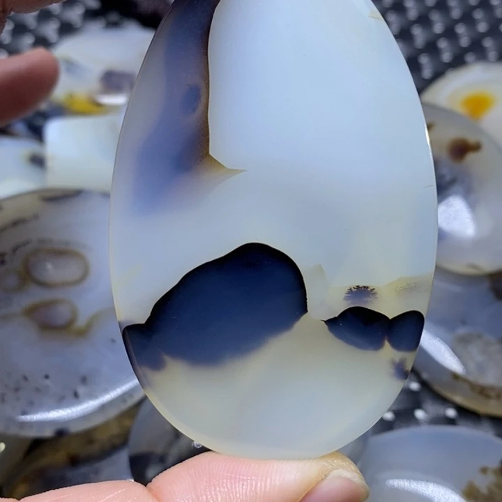玛瑙/玉髓颈饰未镶嵌薛*