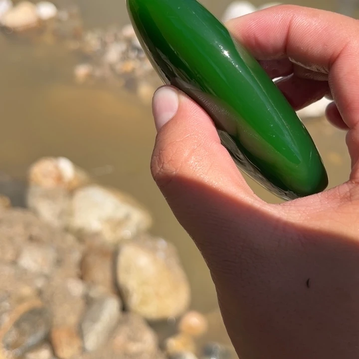 颈饰未镶嵌和田玉（糖玉）