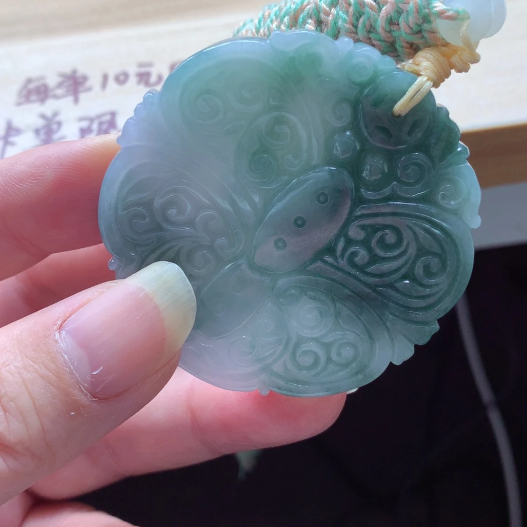 翡翠颈饰未镶嵌吊坠