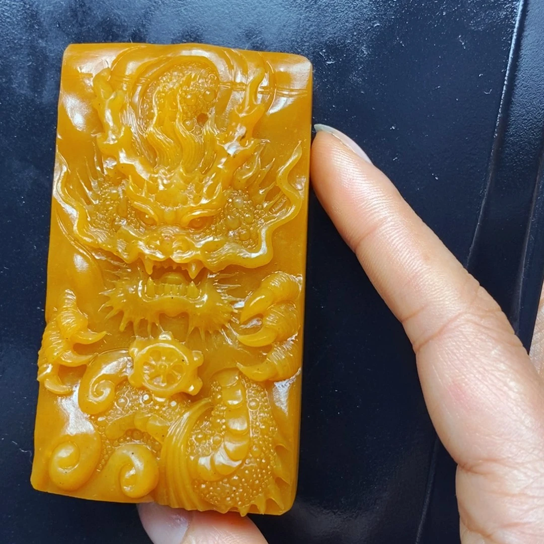 未镶嵌石英质玉（黄龙玉）颈饰