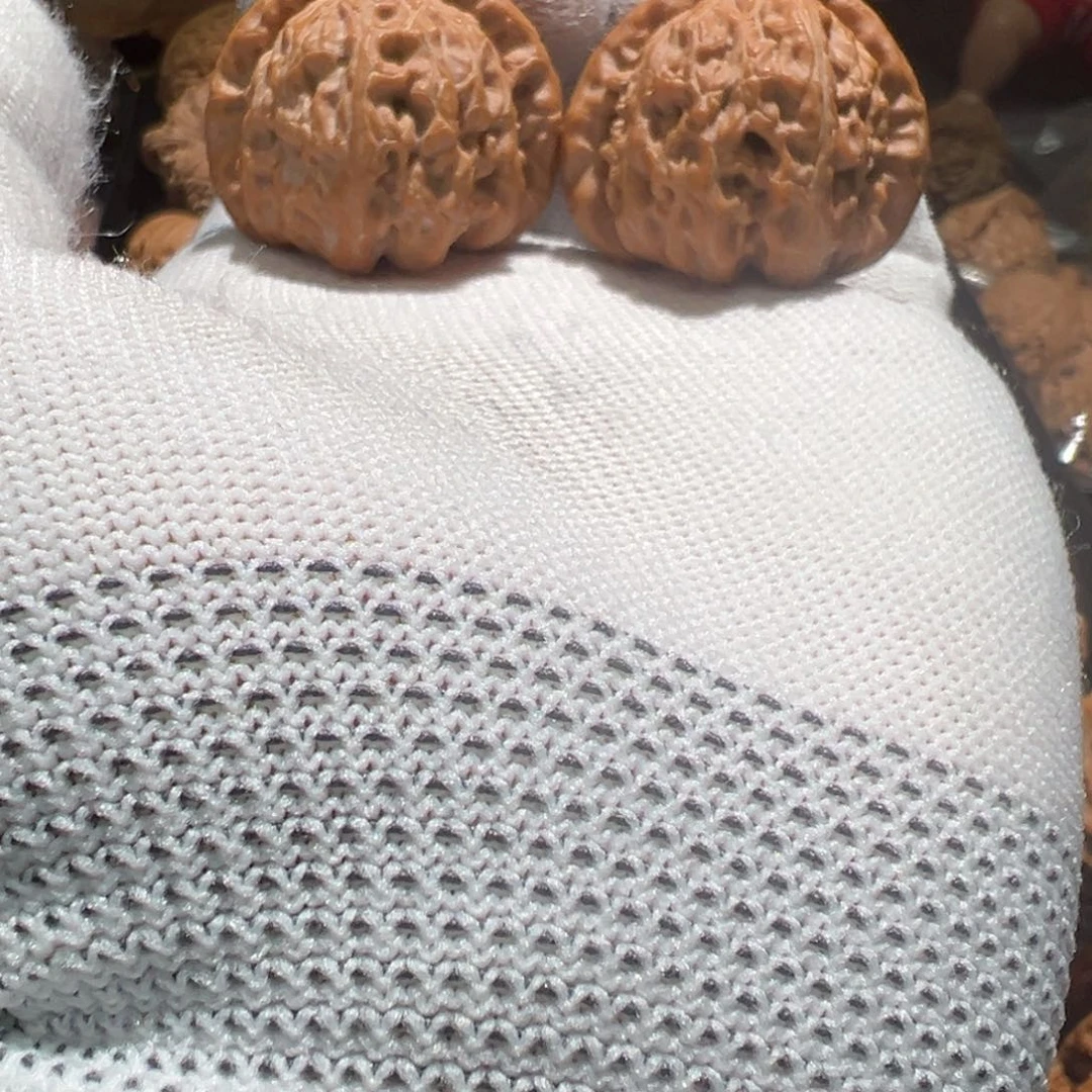 文玩核桃把件三角白35