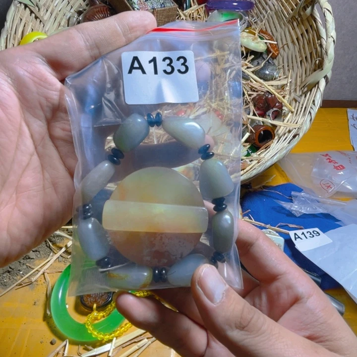 颈饰未镶嵌和田玉