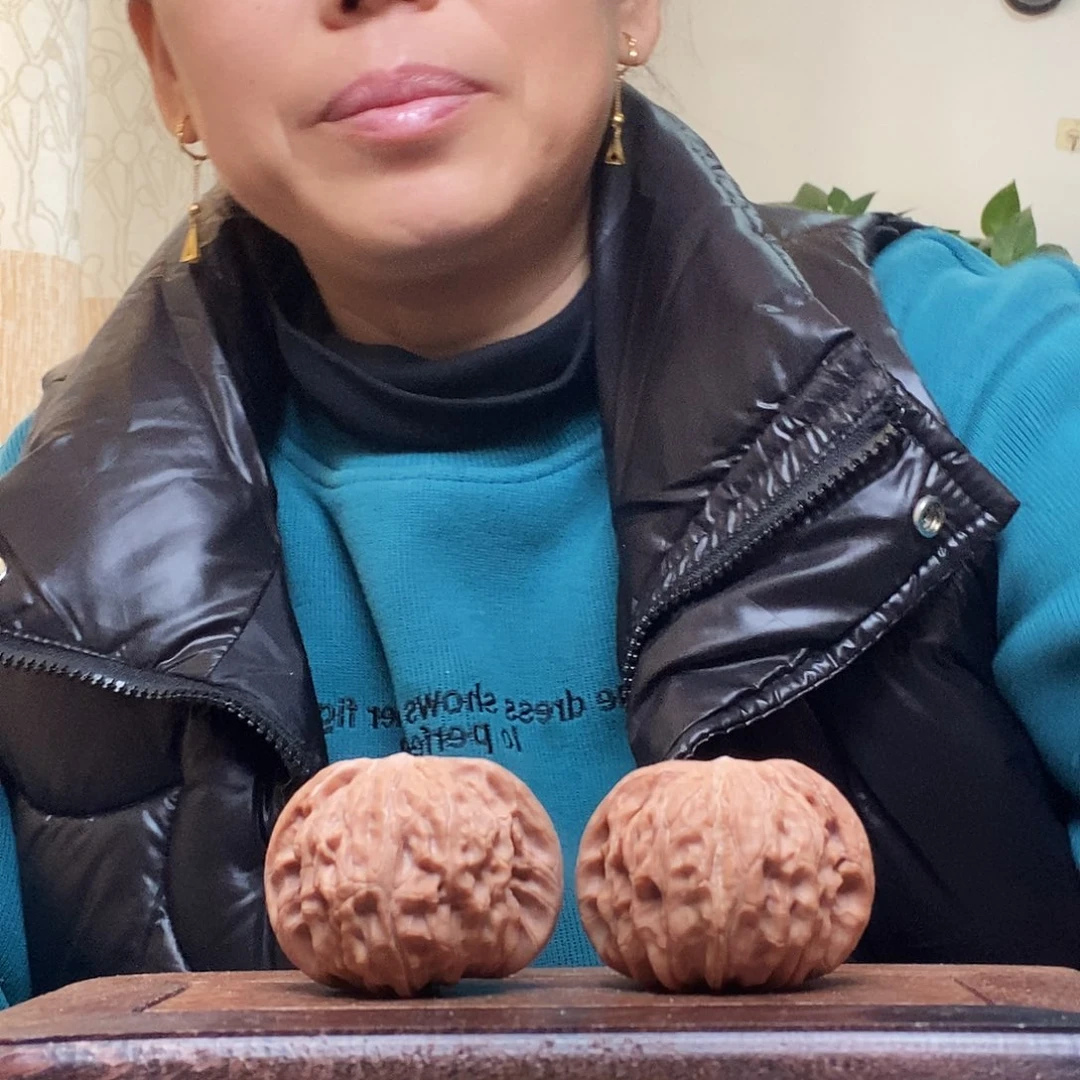 D***，吊坠文玩核桃磨盘