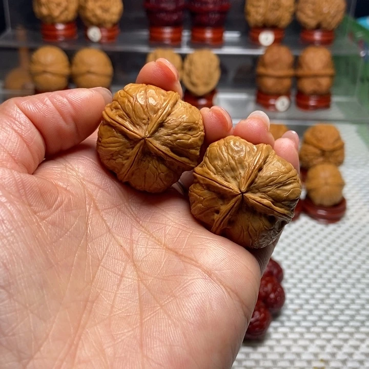 文玩核桃把件22柿饼子四棱