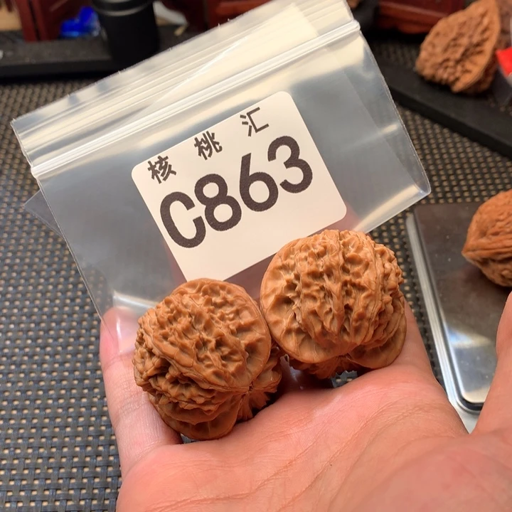 没***儿吊坠文玩核桃龙莲