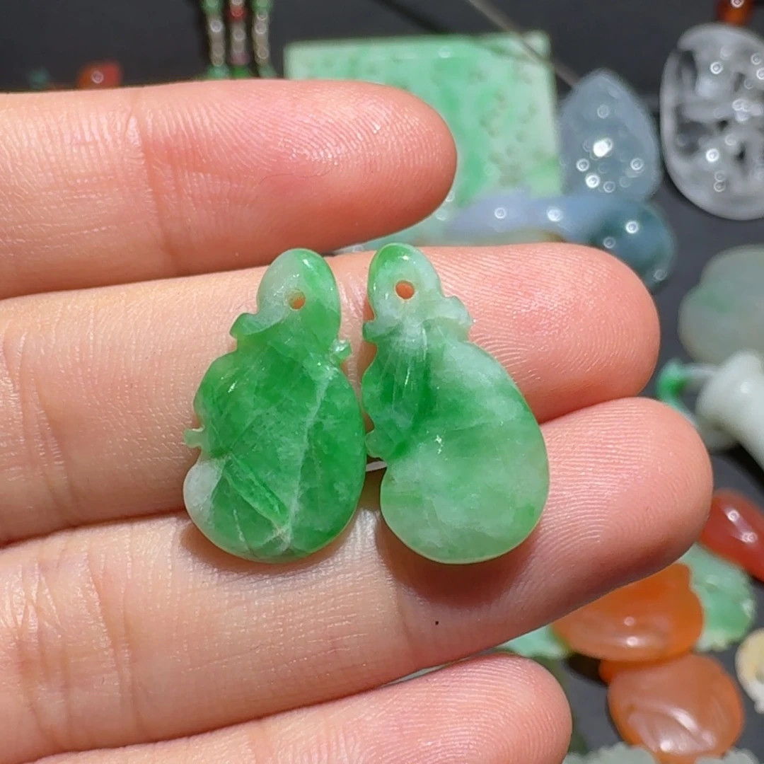 A***@翡翠未镶嵌颈饰翡翠坠子