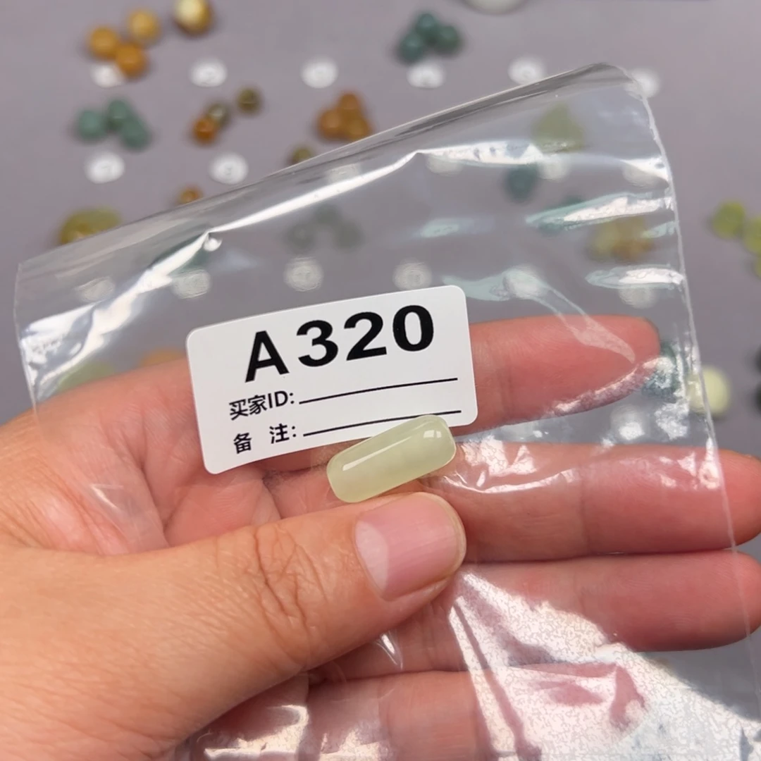 未镶嵌蛇纹石玉颈饰丶***✔